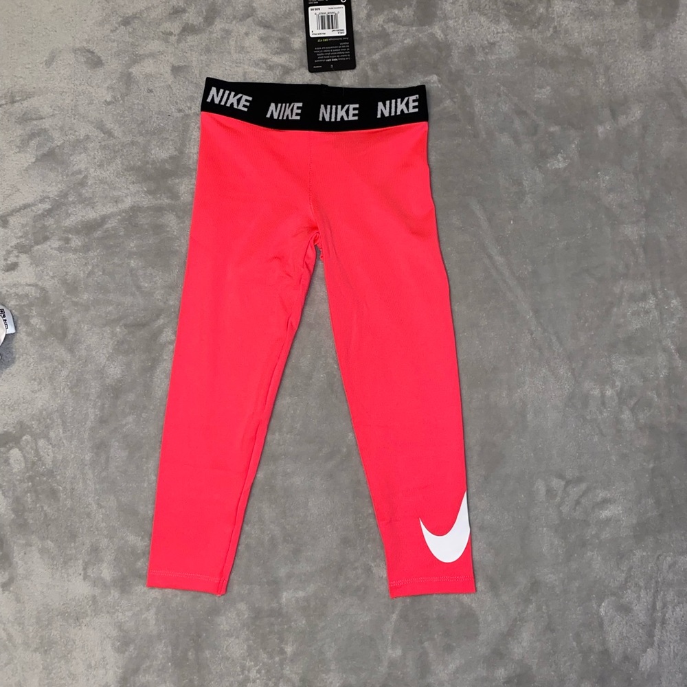 Girls Nike leggings